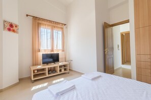 Escrivaninha, ferros/tábuas de passar roupa, Wi-Fi de cortesia