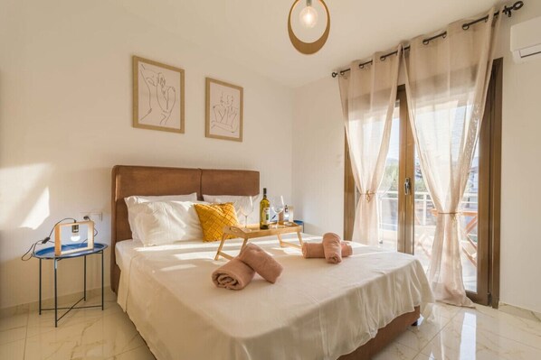 1 bedroom, desk, iron/ironing board, WiFi