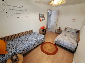 2 bedrooms, desk, iron/ironing board, free WiFi