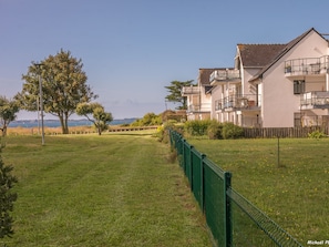 Property grounds - T3 Apt, terrace, parking, 50m beach, near shops (Larmor-Plage)