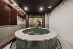 KUROISH | Private spa tub