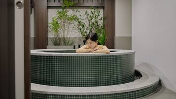 KUROISH | Private spa tub