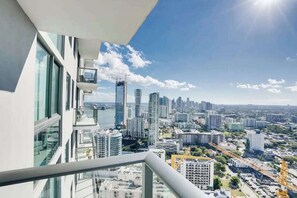 Property grounds - Miami Paraiso, Modern Rooftop Pool Walk to Midtown (Miami)