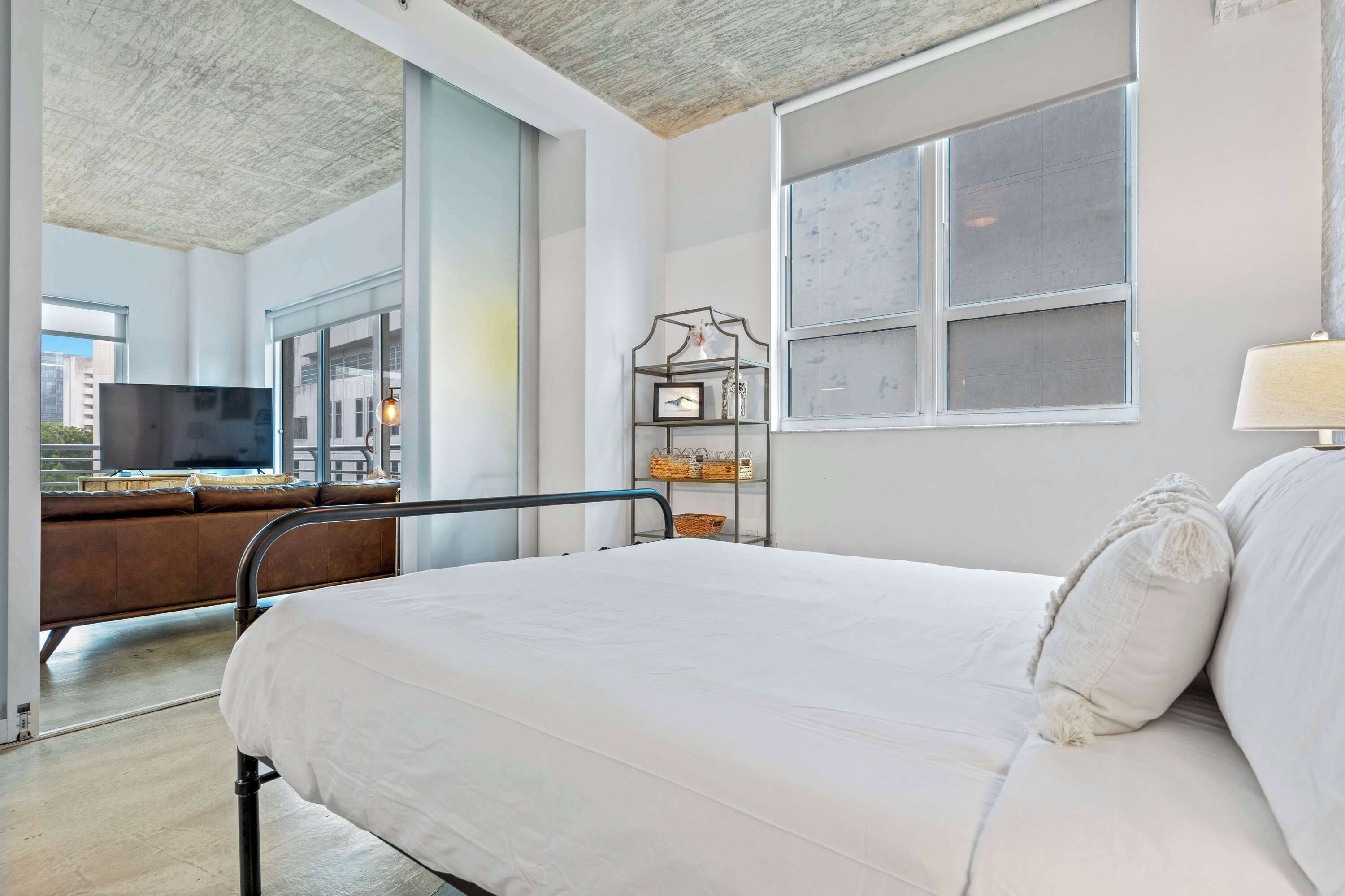 2 bedrooms, desk, iron/ironing board, travel cot