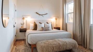 1 bedroom, desk, free WiFi, bed sheets