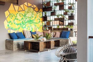 74-厘米纯平电视（配备数码频道）