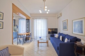 1 bedroom - Blue Nest in Dafni With 1 Bedrooms and 1 Bathrooms (Dafni-Ymittos)