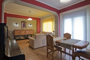 Apartment | 3 bedrooms - Baroness Apartment in Piraeus (Piraeus)