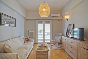 1 bedroom - Dahlia s Apartment Near Agios Nikolaos Metro (Athens)