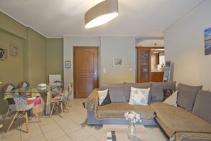 2 bedrooms - Seaside Apartment in Piraeus (Piraeus)