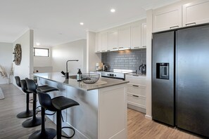 Fridge, microwave, oven, stovetop - Stunning modern beach house (Narrawong)