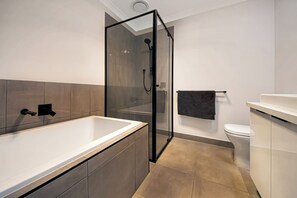 Towels - Stunning modern beach house (Narrawong)