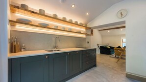 Interior - 2 bedroom luxury cottage with hot tub (Skipton)