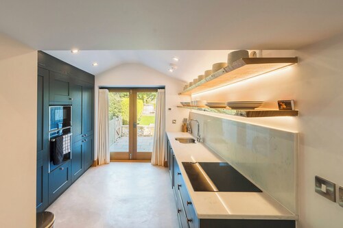 2 bedroom luxury cottage with hot tub