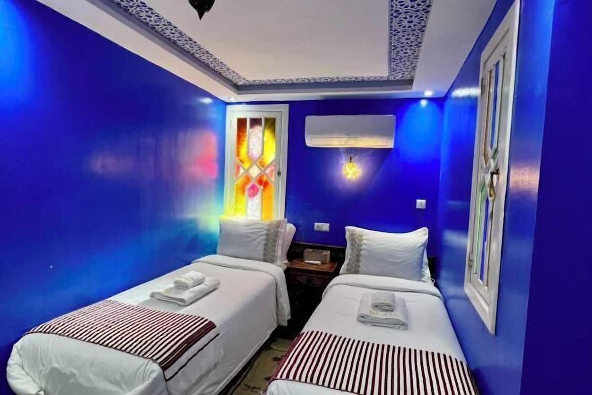 2 bedrooms, desk, laptop workspace, free WiFi