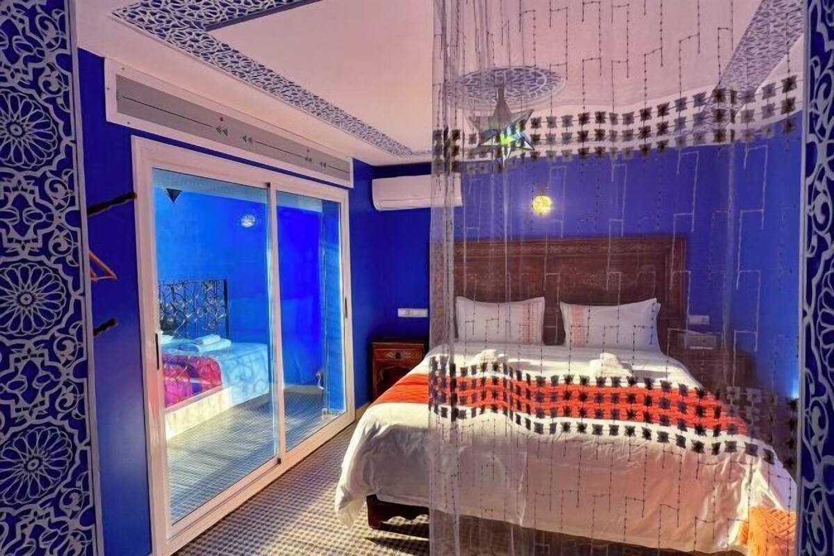 2 bedrooms, desk, laptop workspace, free WiFi