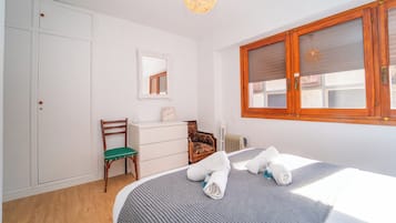 2 makuuhuonetta, silitysrauta/-lauta, Wi-Fi, vuodevaatteet