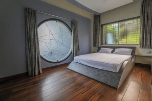 5 bedrooms, free WiFi - Shivaji's Villa By Joy Suites (Mahabaleshwar)