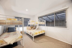 2 chambres, fer et planche à repasser, Wi-Fi, literie fournie