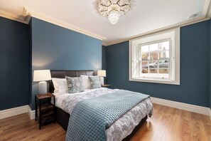 Iron/ironing board - 19 Heytesbury Street (Dublin)