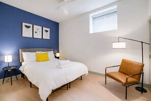 1 habitación, tabla de planchar con plancha, wifi y ropa de cama 