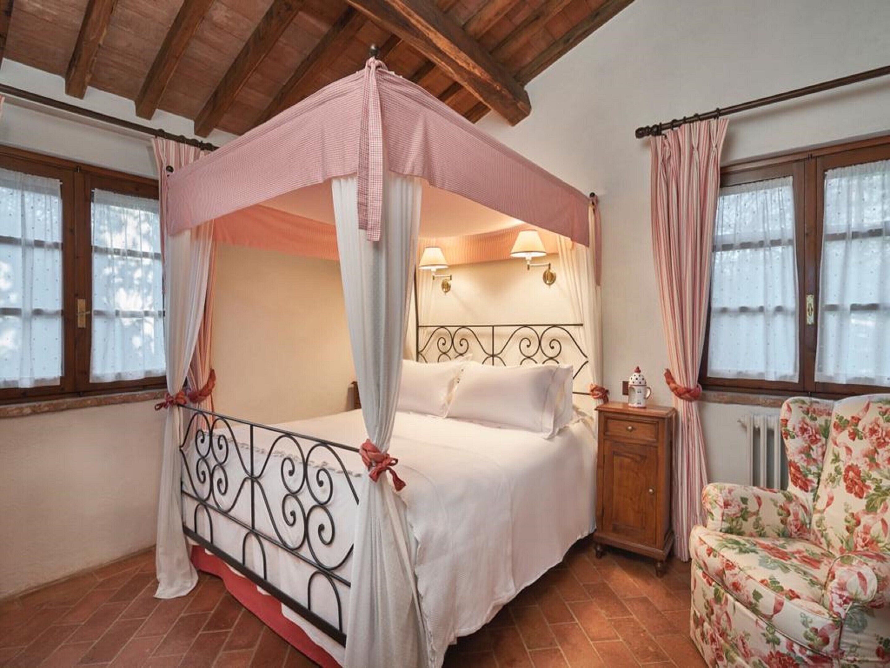 Comfort House, 2 Bedrooms | 15 bedrooms, individually furnished, bed sheets