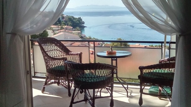 Exterior - Cozy Apartment With a Balcony and a sea View (Brela)