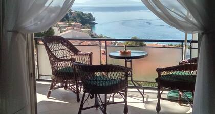 Cozy Apartment With a Balcony and a sea View