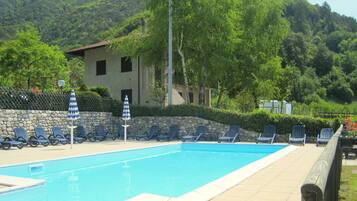 Nhà tiện nghi đơn giản, 3 phòng ngủ | Ngoại thất