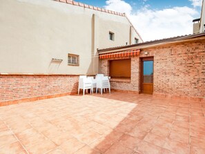 Balcony - Holiday Home in Laguardia With Mountain View (Laguardia)