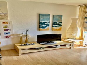 Deluxe Apartment, 1 Bedroom | Living room