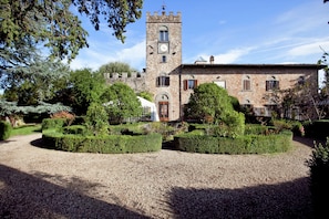 Classic Apartment, 2 Bedrooms | Exterior