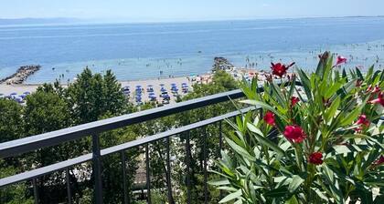 PENTHOUSE BY THE SEA