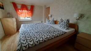 4 bedrooms, individually furnished, bed sheets