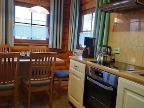 Classic-Haus, 3 Schlafzimmer | Eigene Küche | Kühlschrank, Mikrowelle, Ofen, Geschirrspüler