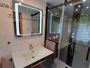 Comfort huis, 1 slaapkamer | Badkamer | Een douche