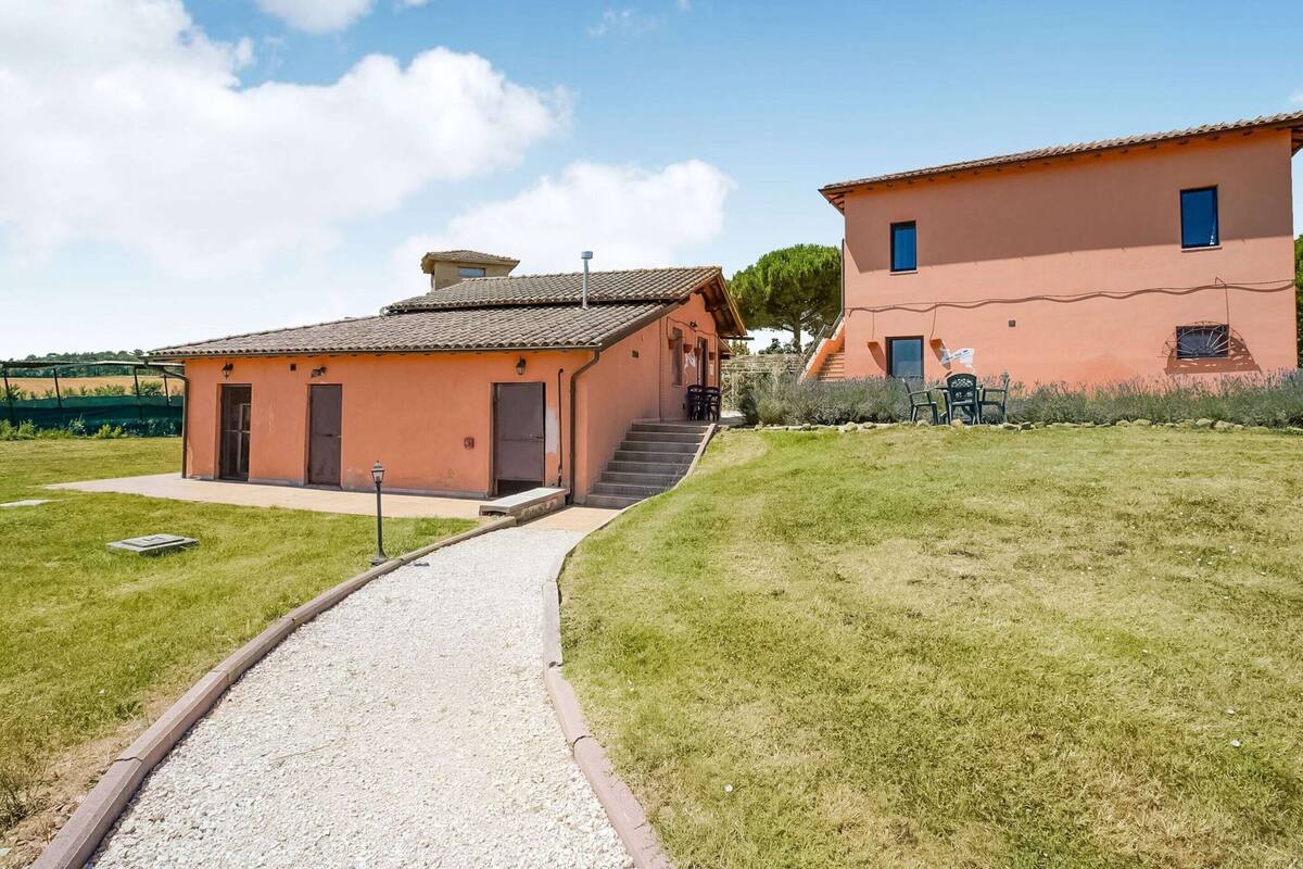 Comfort House, 2 Bedrooms | Reception