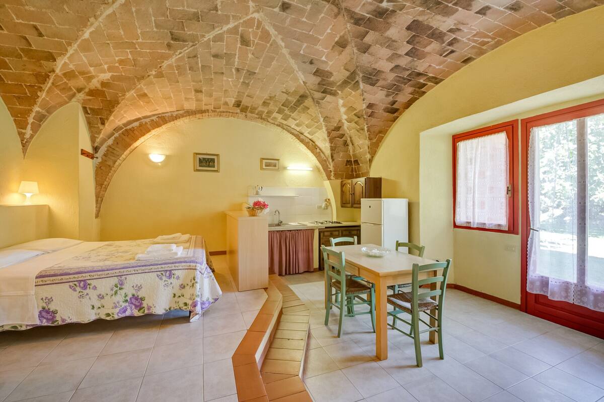 Comfort House, 1 Bedroom | 3 bedrooms, individually furnished, bed sheets