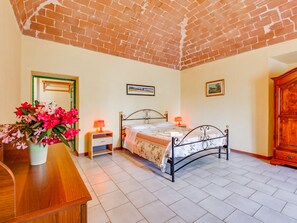 Casa clásica, 3 habitaciones | 3 dormitorios, mobiliario individual, ropa de cama