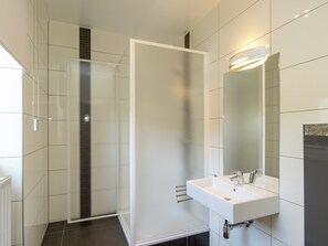 經典單棟房屋, 多間臥室 | 浴室 | 浴缸