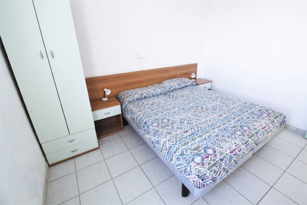 2 quartos, individualmente mobiliados