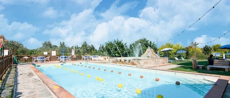 Classic House, 3 Bedrooms | Pool