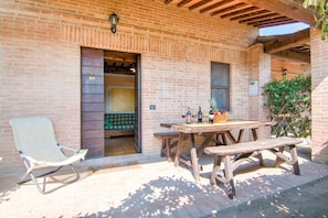 Balcony - Holiday Home in Castiglione del With Pool (Castiglione del Lago)