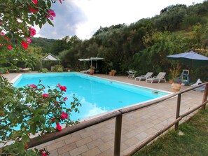 Pool - Country House With Swimming Pool and Garden With Mediterranean Plants (Bettona)