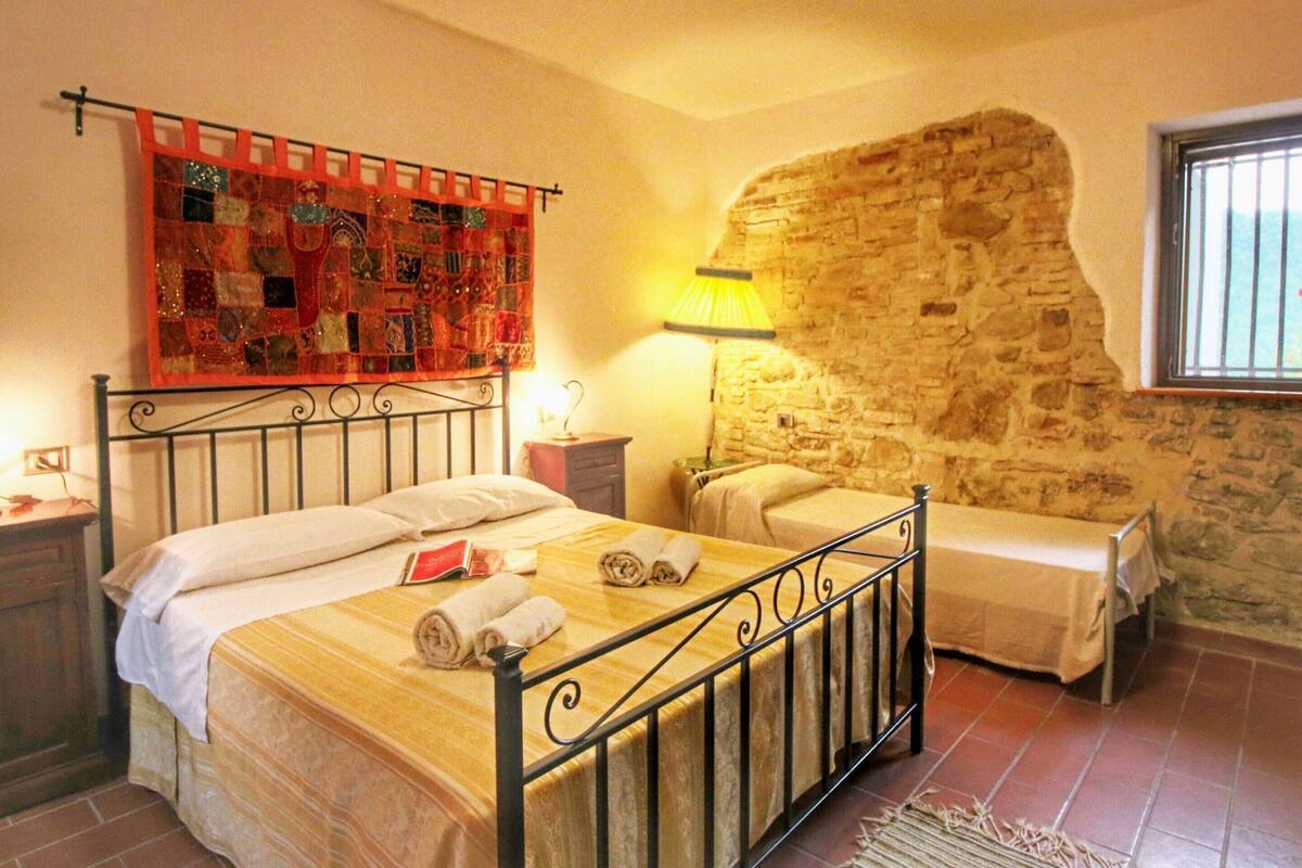 Comfort Cottage, 1 Bedroom | 3 bedrooms, individually furnished, bed sheets