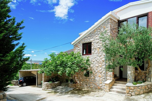 Exterior - Modern Apartment in Starigrad With Garden (Starigrad)