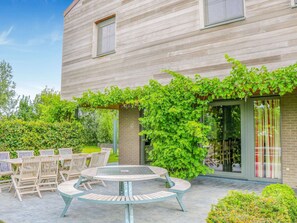 Comfort House, 2 Bedrooms | Balcony