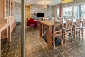 Comfort House, 2 Bedrooms | Dining - Ideal Holiday Home in Gijverinkhove With Terrace, Garden (Alveringem)