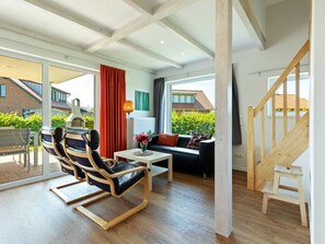 Comfort House, 2 Bedrooms | Living room - Charming Holiday Home in Zierow Near Seabeach (Zierow)