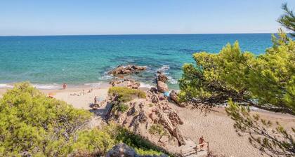 Small Building With 4 Apartments Close to the Beach